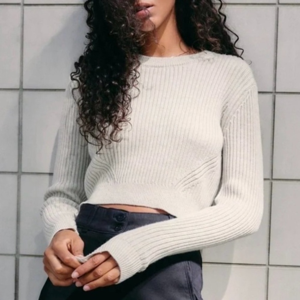 Aritzia Wildfred Free Boland Merino Wool Sweater in Heather Birch Grey
